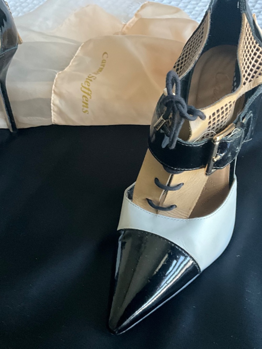 Carmen Steffens Vintage-Inspired Heels - Picture 4 of 9
